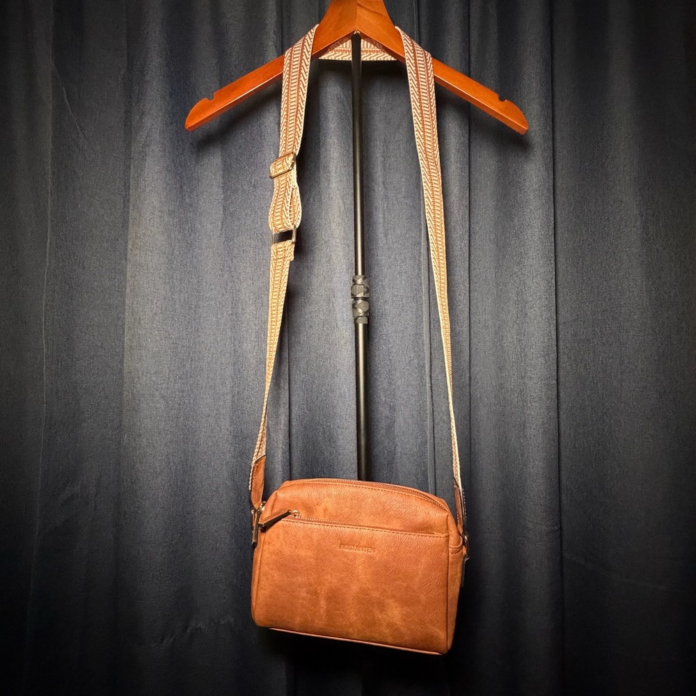 Bostanian Tan Crossbody Bag with Geometric Strap like new used once - Picture 13 of 15
